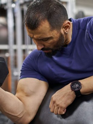 bicepsz edzés kézisúlyzóval