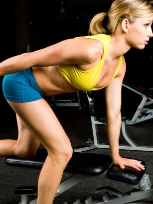 tricepsz-gyakorlatok-konditeremben