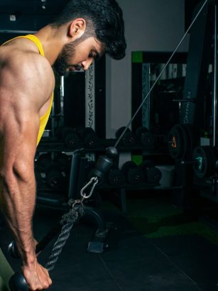 tricepsz-gyakorlatok-konditeremben