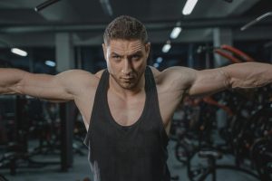 oldalsó váll edzés